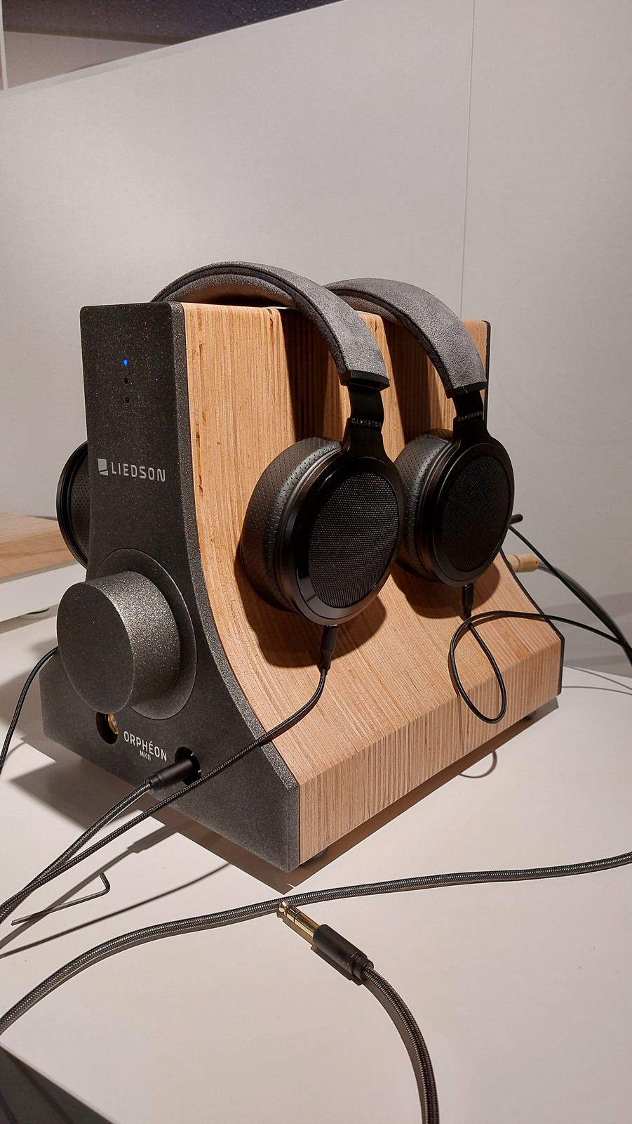 ORPHÉON MKII et casques en gros plan